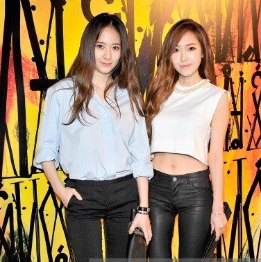 K-pop Stars Krystal And Jessica Jung Wearing Louis Vuitton's Lv Pont 9