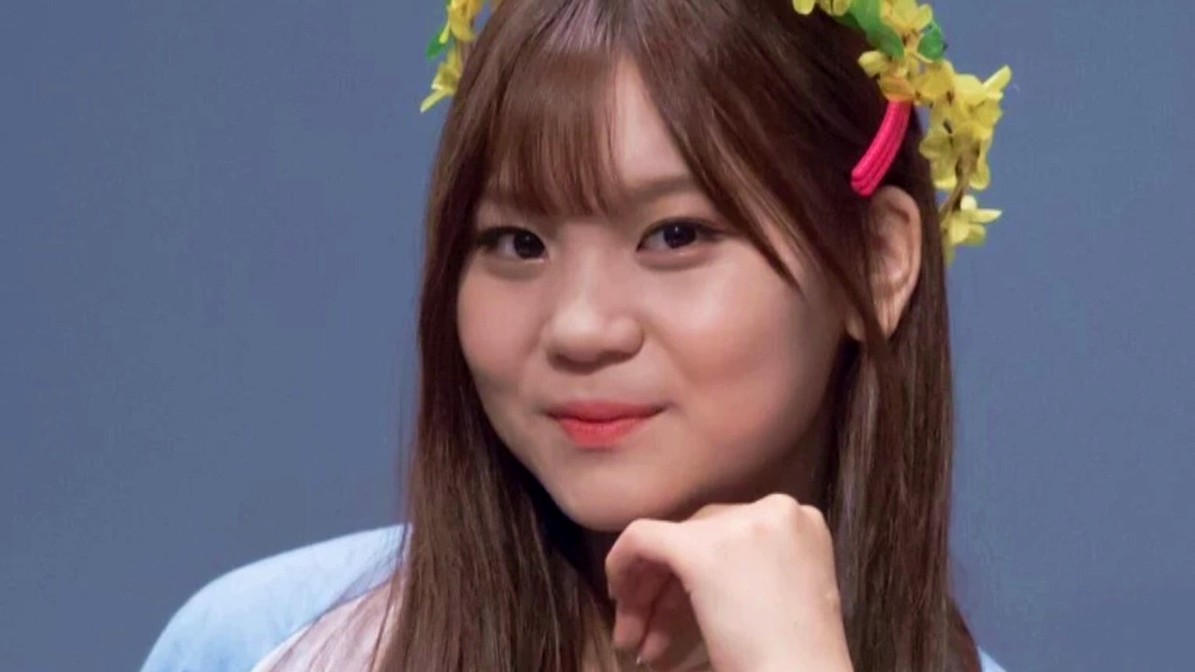 G-Friend's Umji Reveals Her Thinner Face in New Pics : K-PEOPLE