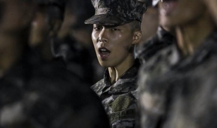 Akdong Musician’s Lee Chan Hyuk Looks Different in New Marine Corps