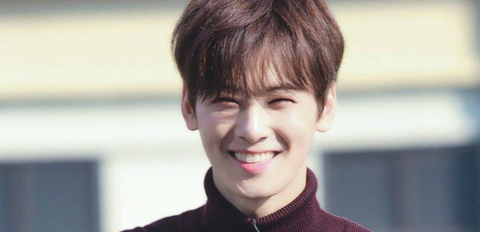 ASTRO's Cha Eun Woo Had Facial Paralysis For Smiling Too Much, Here’s ...