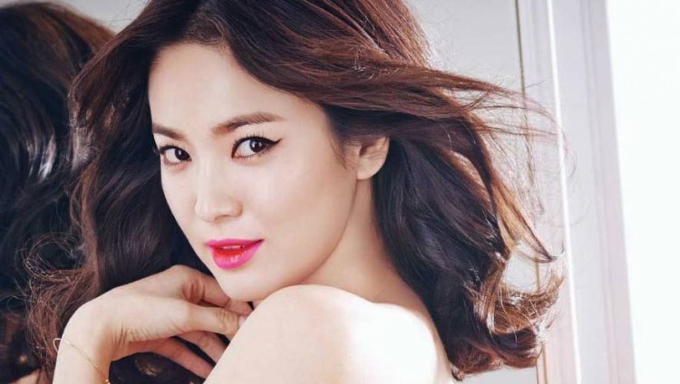 Descendants of the Sun star Song Joong-ki confirms relationship with  British woman - Pragativadi