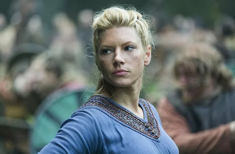 lagertha-might-survive-the-second-half-of-vikings-season-5-and-return-for-the-sixth-season-photo-by-history-youtube.jpg