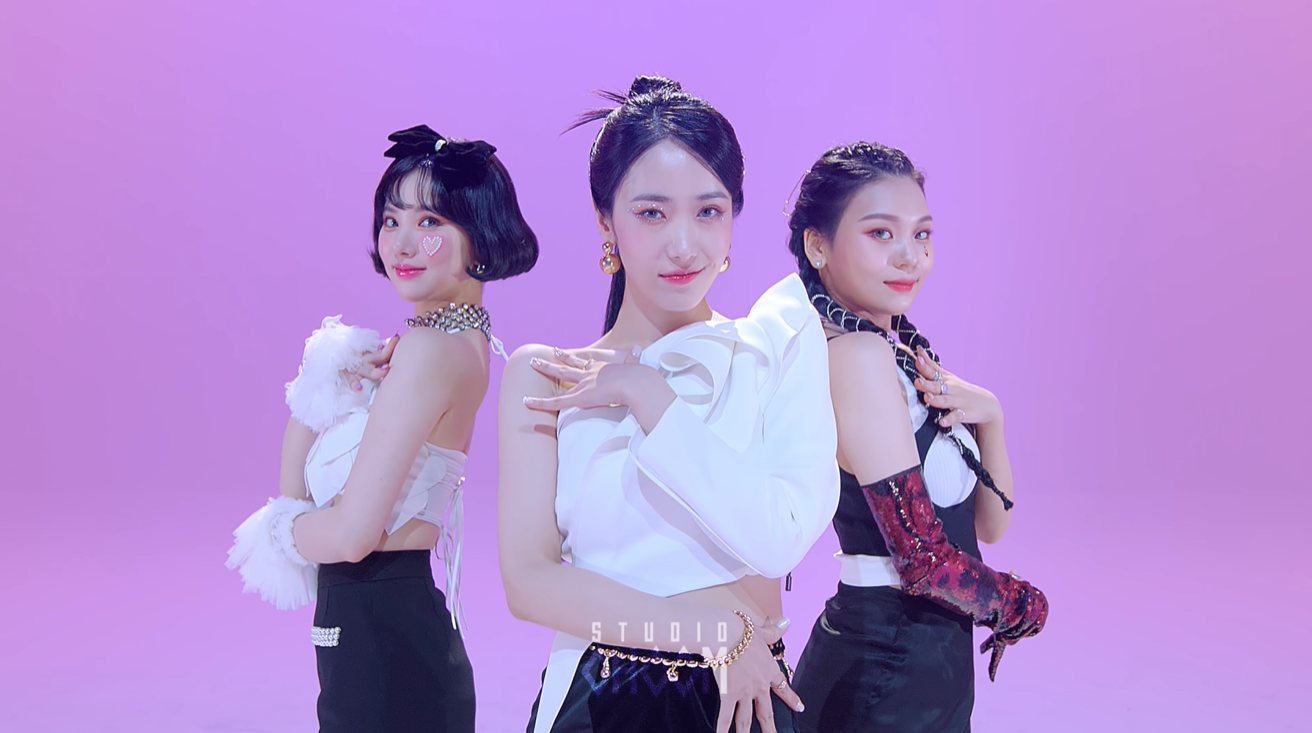 VIVIZ Joins IVE As The Fastest K-Pop Girl Groups To Get First Music