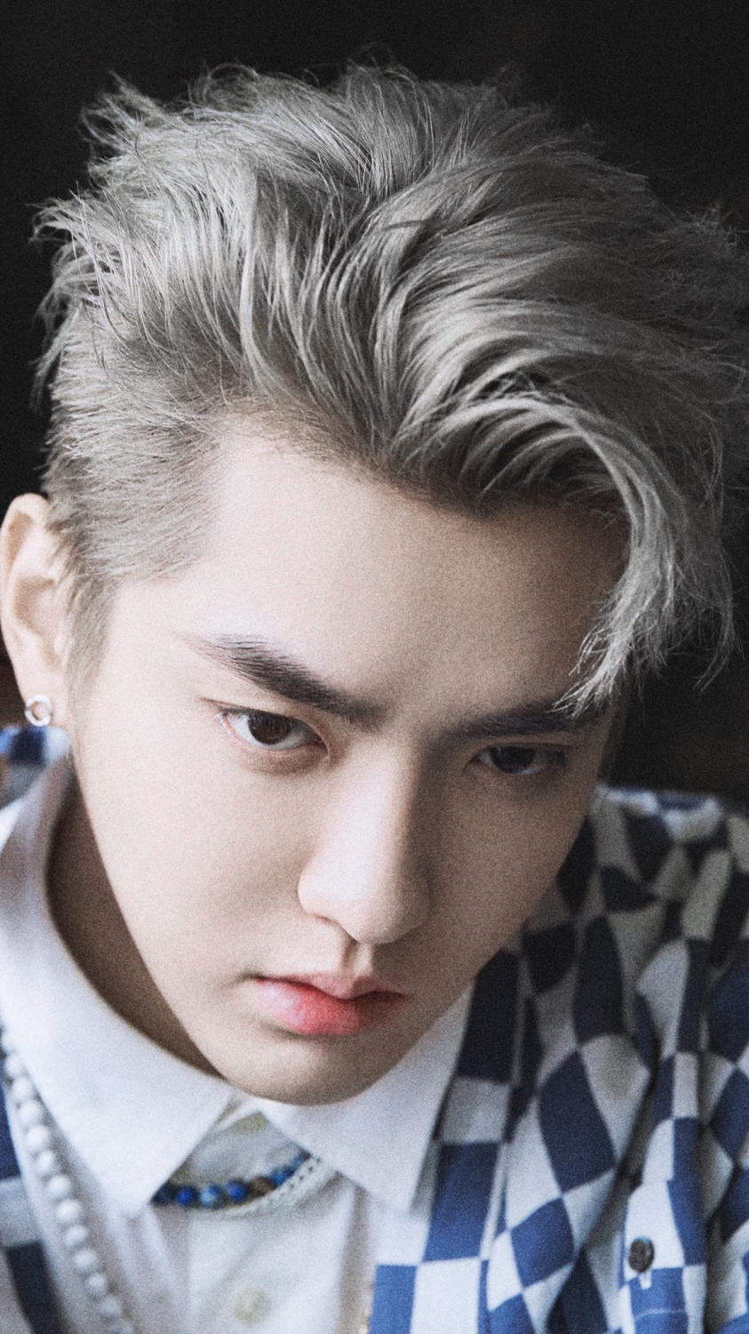 Former EXO Kris Wu Updates SNS—Is He Out of Jail?