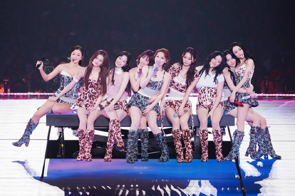K-POP・アジア twice speaker TWICE Osaka Concert 2025: 100K Fans See 