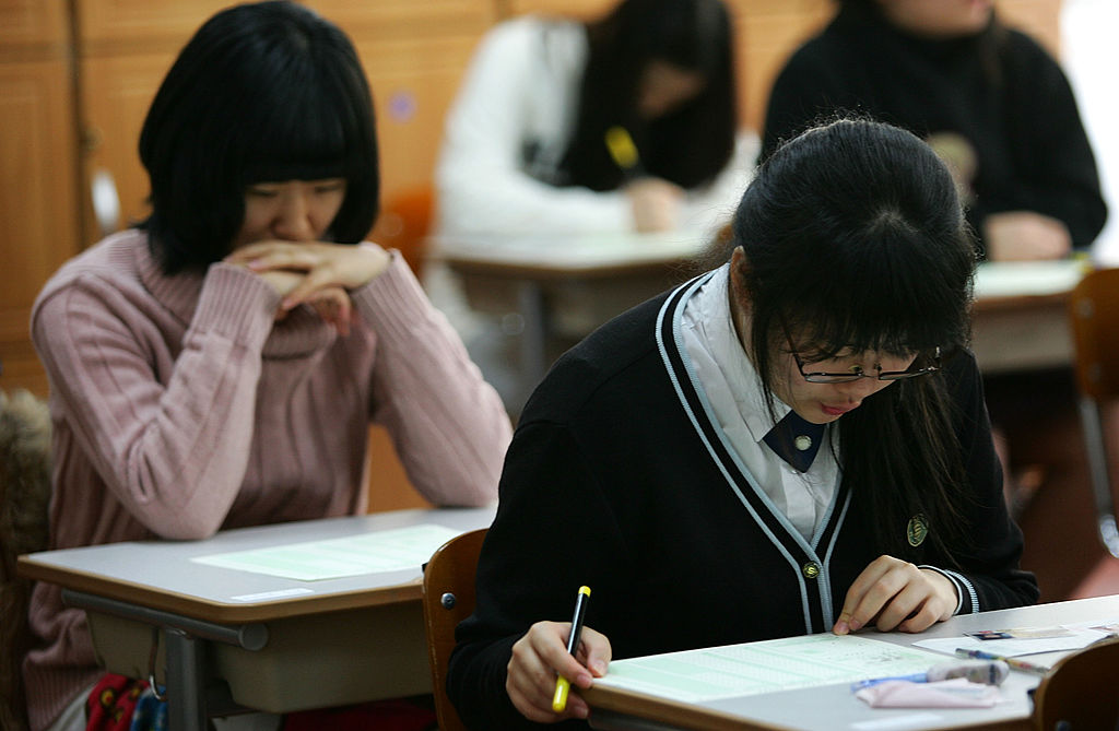 south-korean-students-moving-overseas-to-study-drop-by-a-third-in-over