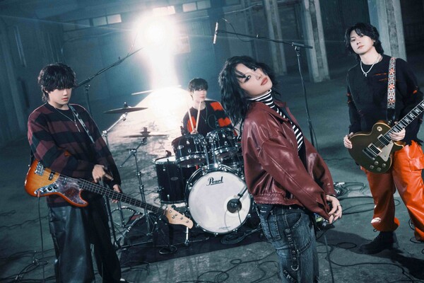Dreamcatcher's Siyeon Returns with Co-Ed Rock Band ChRocktikal in