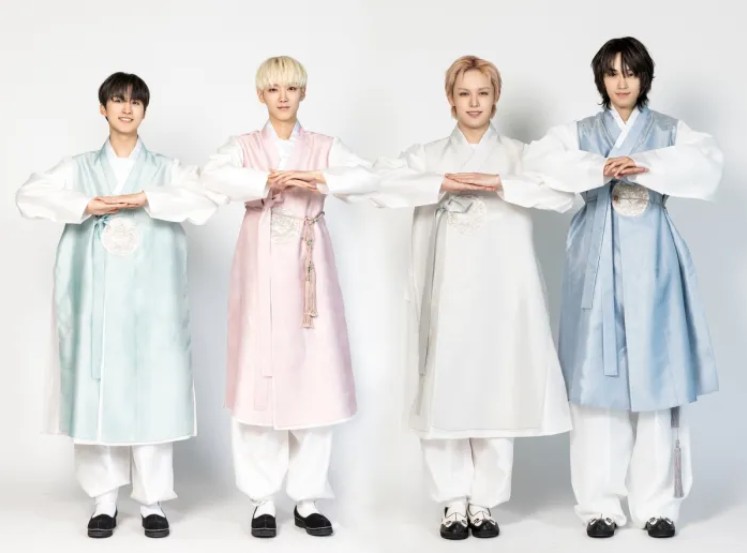 FNC's AxMxP Shares Lunar New Year 2026 Greetings in Hanbok After